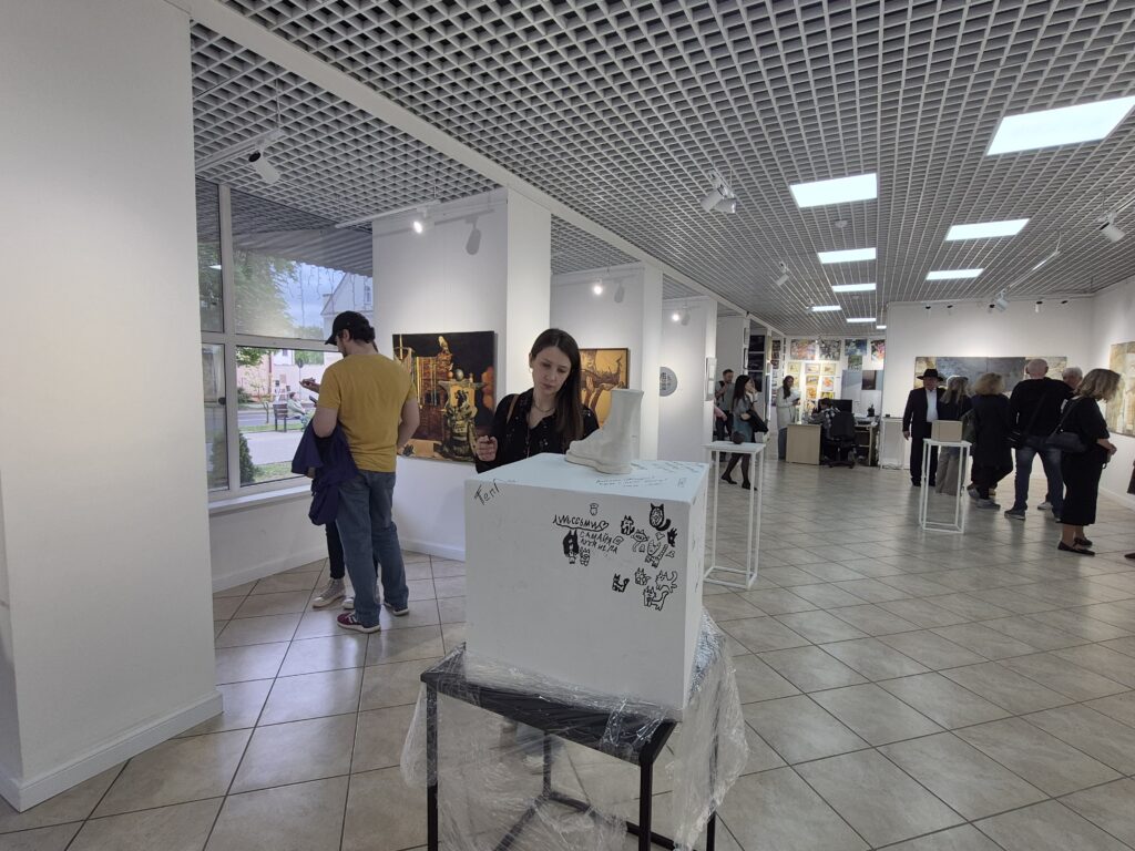 Открытие персональной выставки Ивана Русачека — «Движение не по кругу»